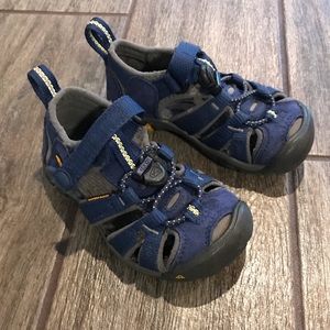 Boys size 8 keen seacamp II sandal
